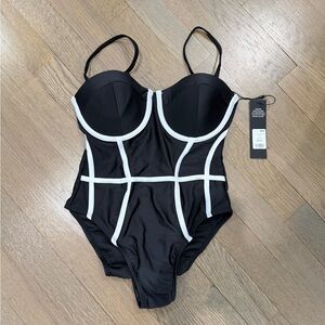 Fashion nova XS Black and White Women's Swimsuit NWT